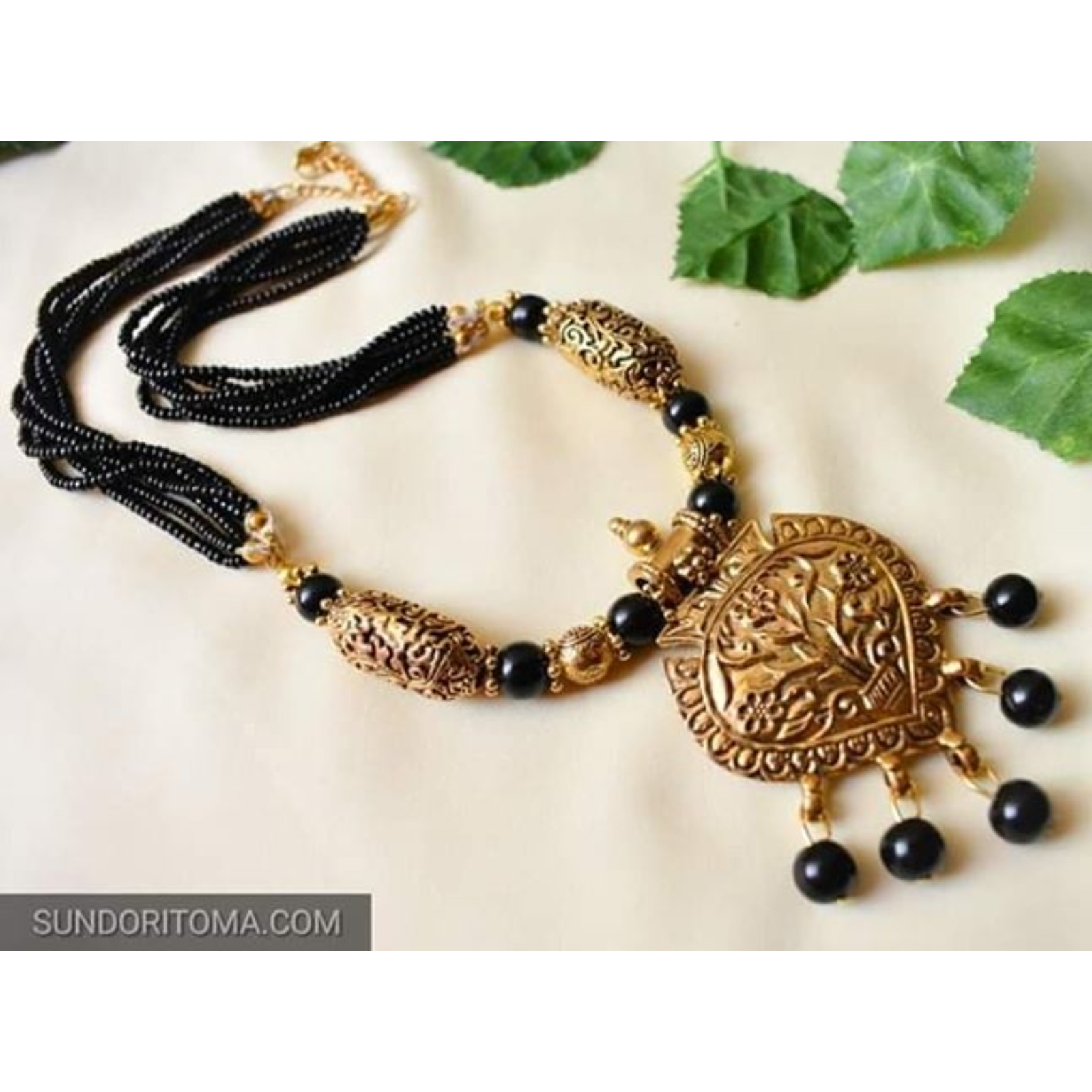 Necklace image