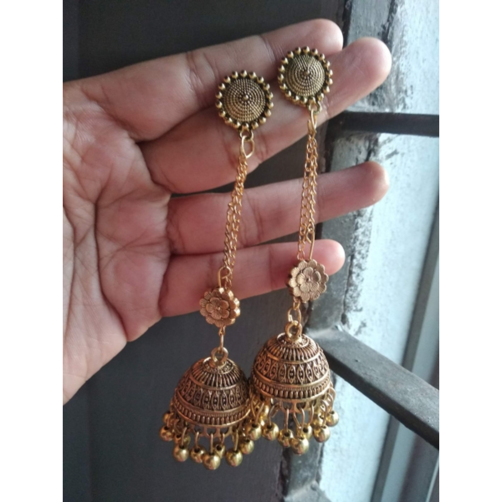 Earring image