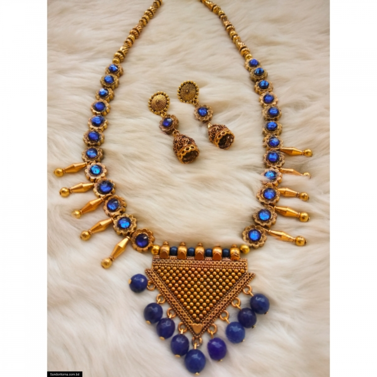 Necklace image