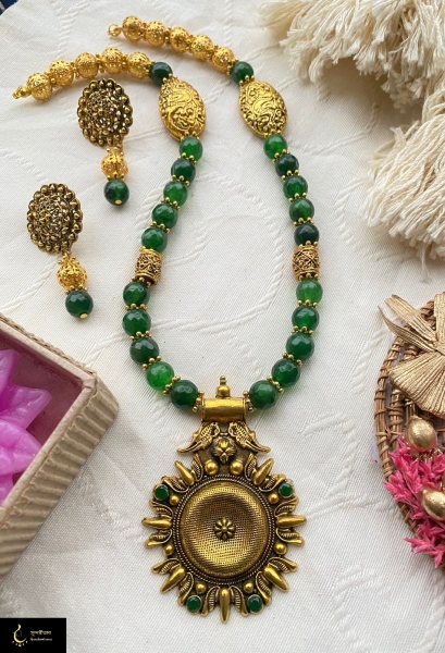 Necklace image