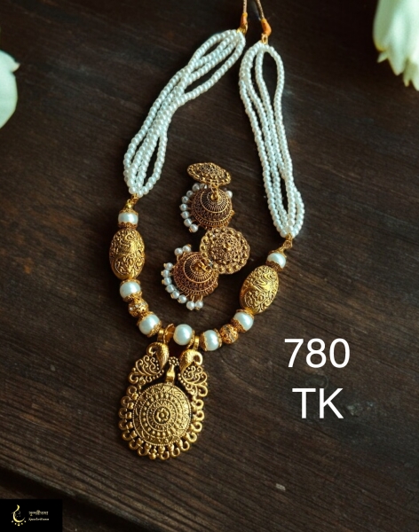 Necklace image