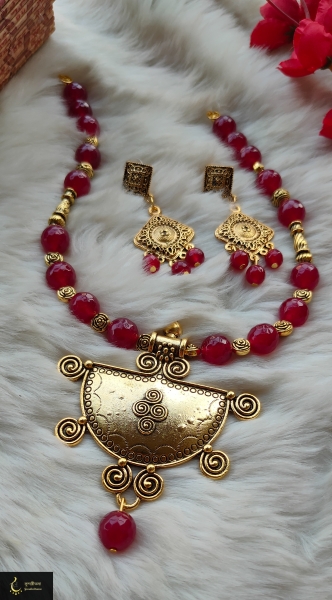 Necklace image