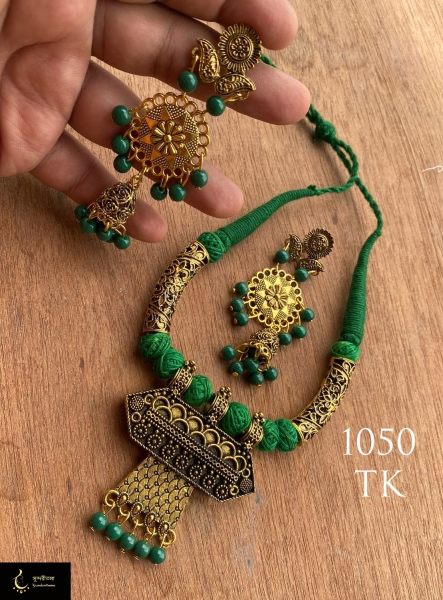 Necklace image