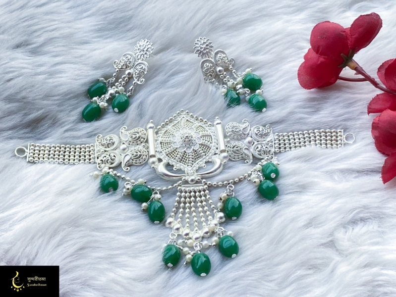Necklace image