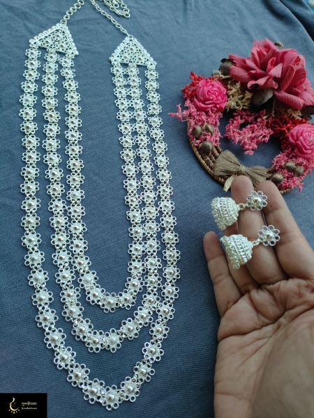 Necklace image