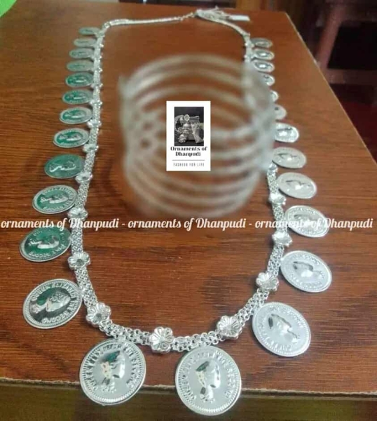 Necklace image