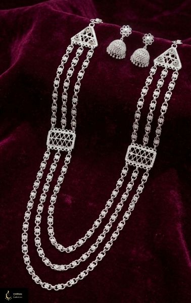 Necklace image
